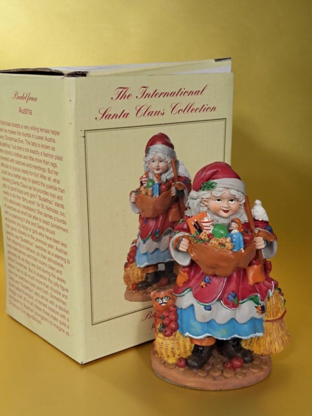 The International Santa Claus Collection Budelfrau Austria Boxed